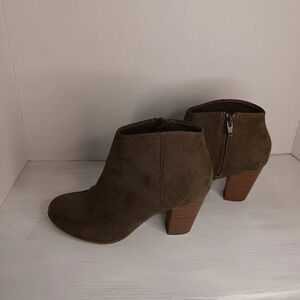 Old Navy Suede Ankle Boots Green w/Side Zipper, 3" Heel, Size 8